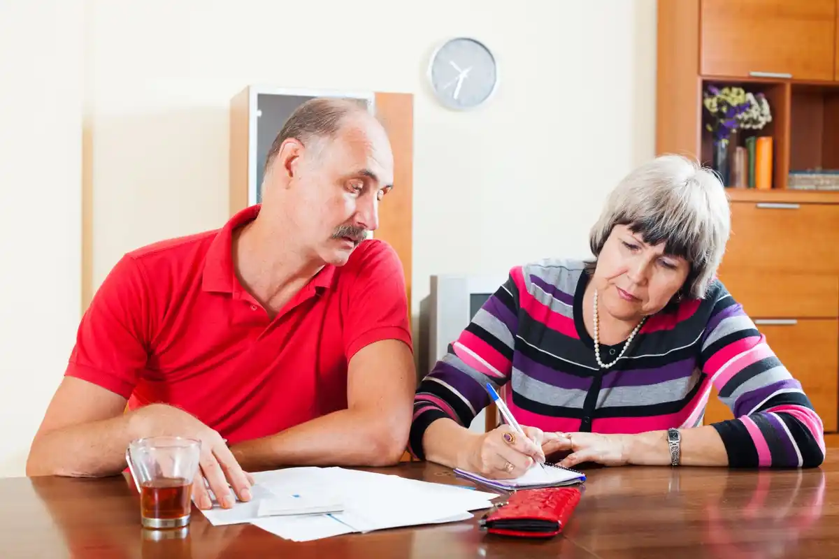Czech mature couple home budgeting