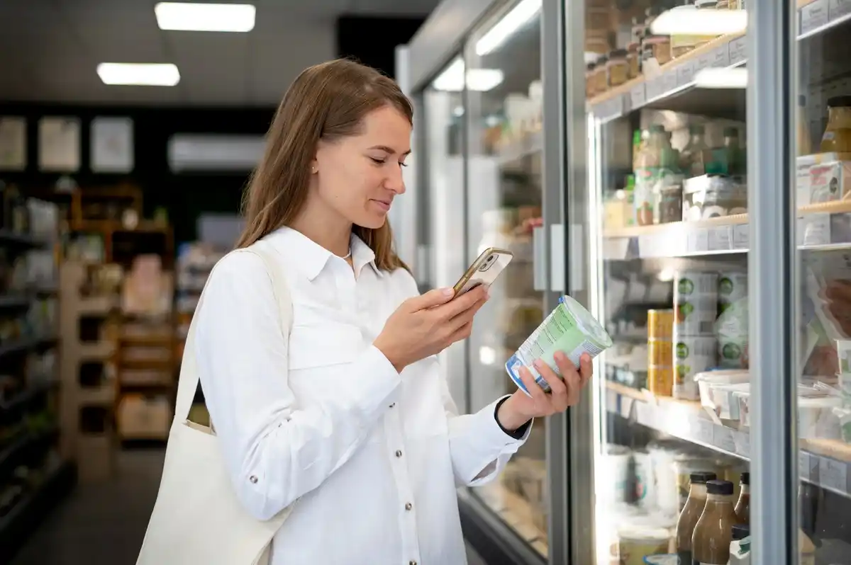 Czech shopping app smartphone supermarket savings