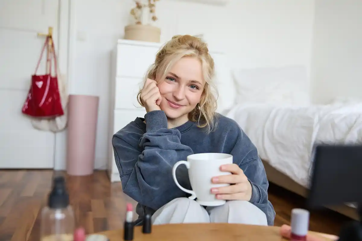 mature woman beauty skincare morning routine Czech