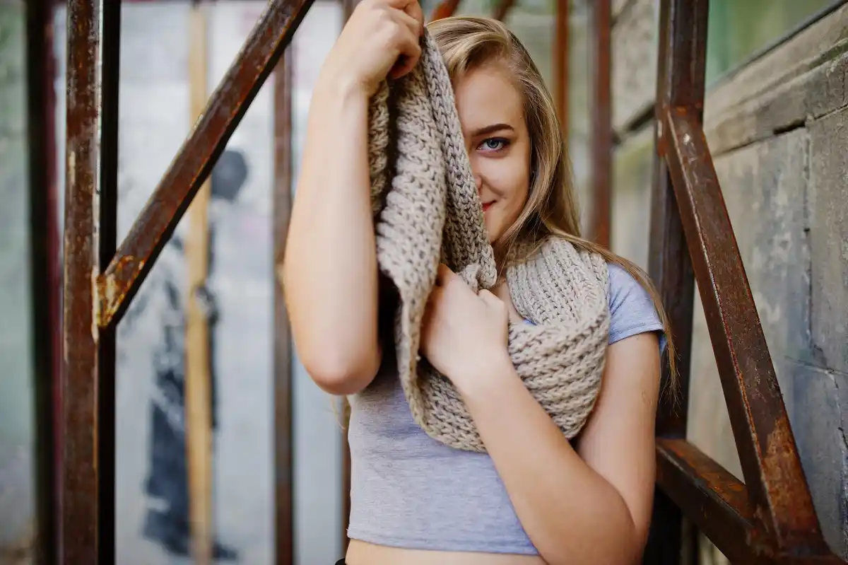 homemade scrunchie from tights Czech beauty