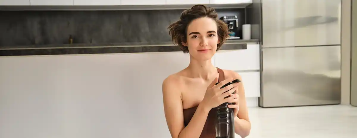 long lasting makeup hack Czech woman morning routine