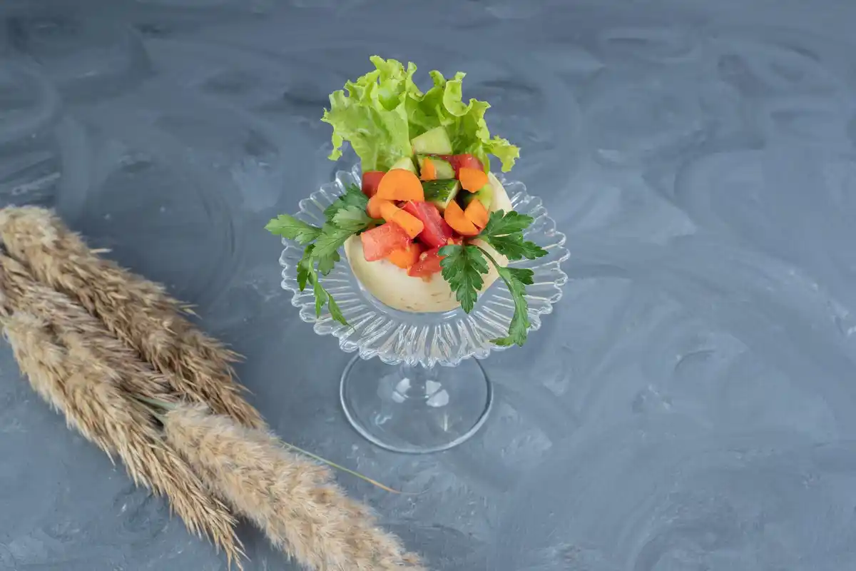 Czech vegetables in bowl of ice water