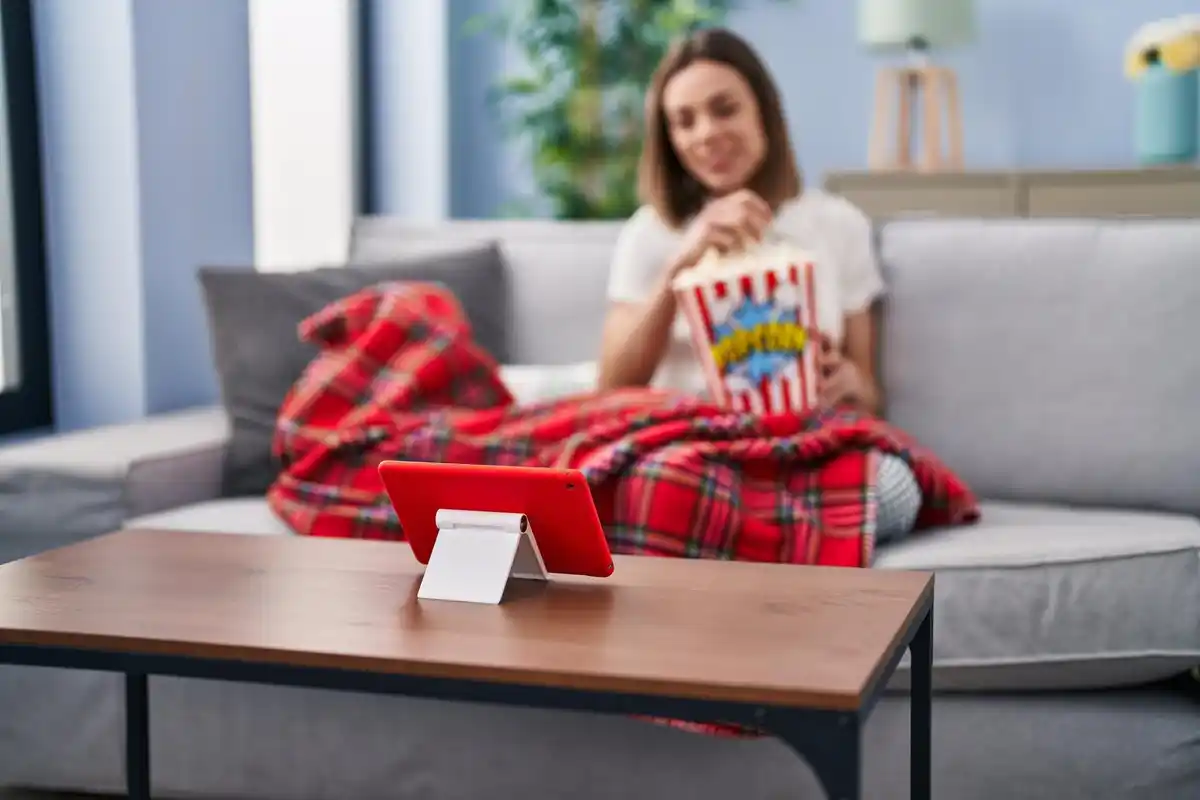 unboxing poco phone Czech apartment