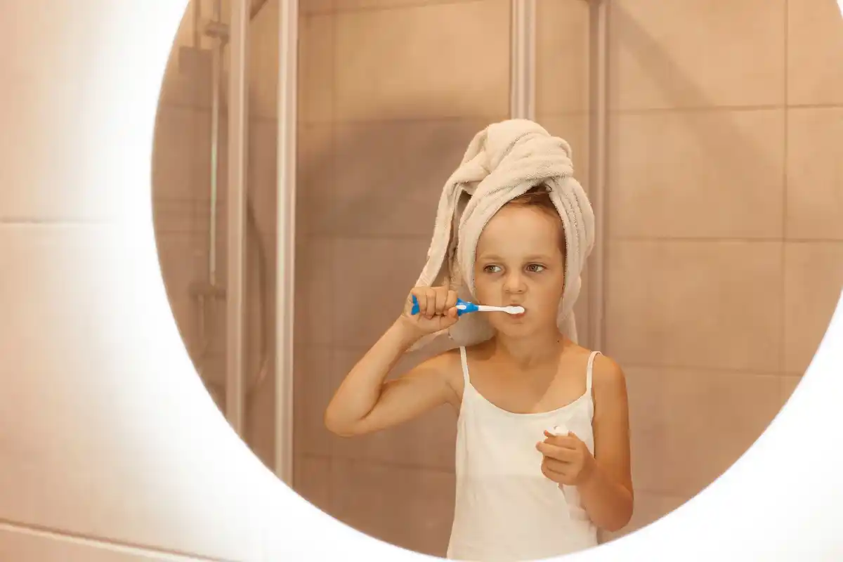 Czech bathroom zubní pasta closeup skincare