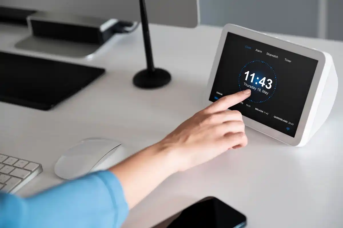smart home dashboard on old laptop Czech style