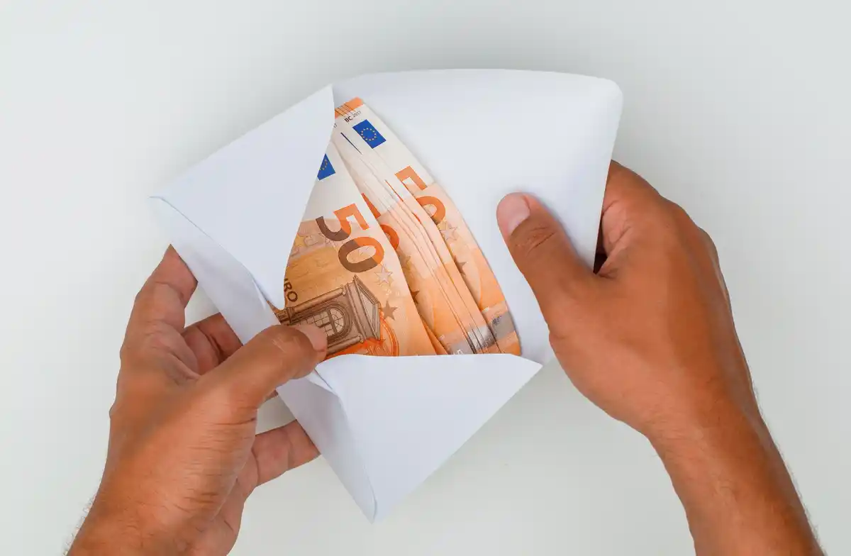 Czech cash envelopes savings method