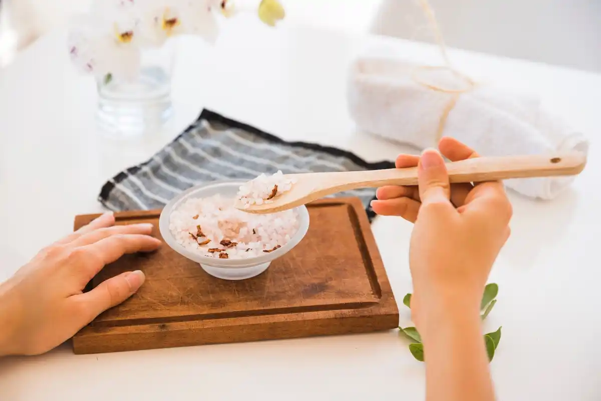 iced spoon under eyes home remedy