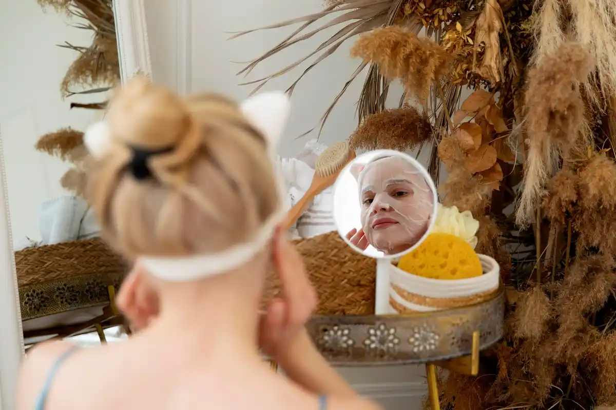 homemade face mask natural cosmetics Czech kitchen bathroom