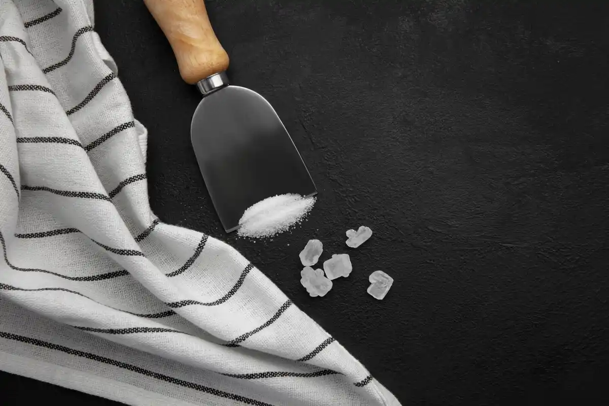 ice cubes in frying pan kitchen experiment