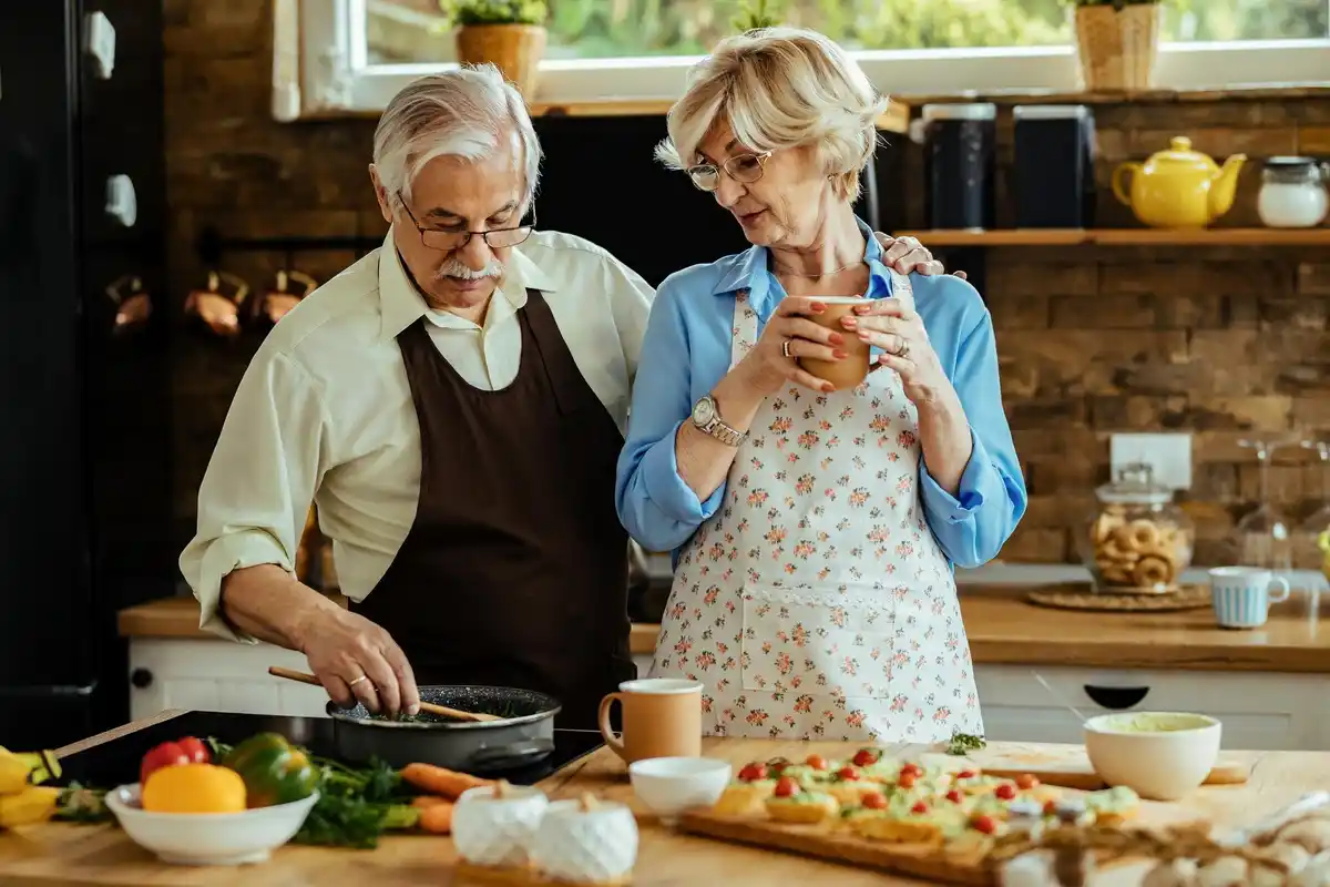 Czech seniors healthy home cooking