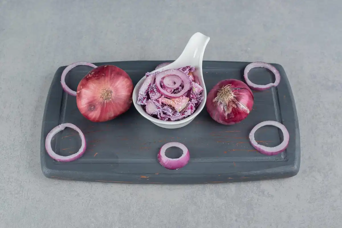 refreshing onion salad cold water trick