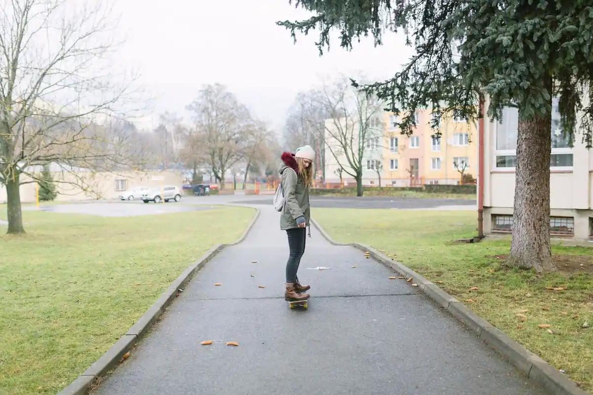 walking backwards exercise outdoor Czech city park