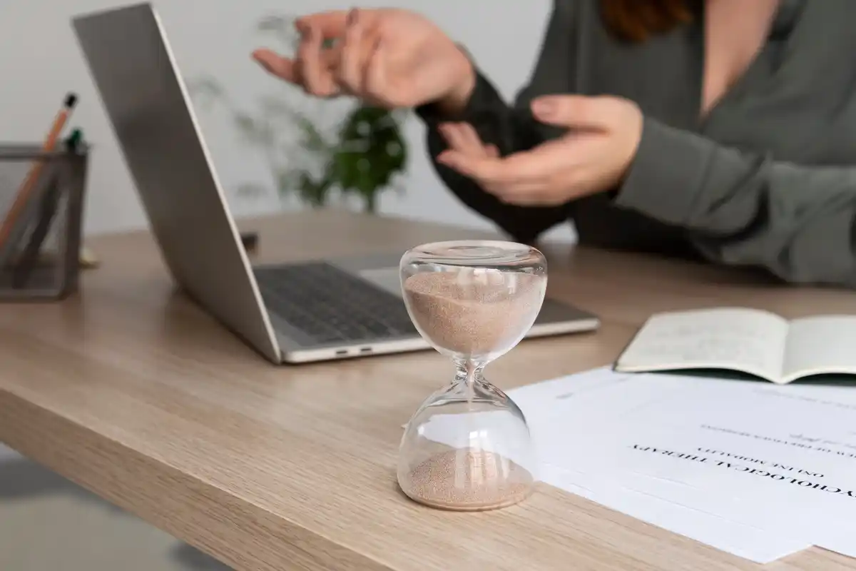 time blocking schedule productivity workspace Czech office
