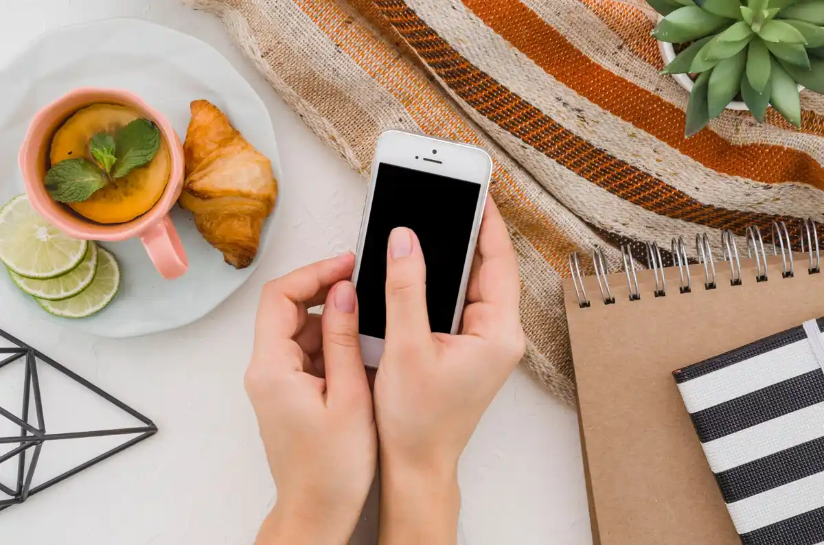 Proč se telefon zahřívá? Technik prozradil 3minutové řešení