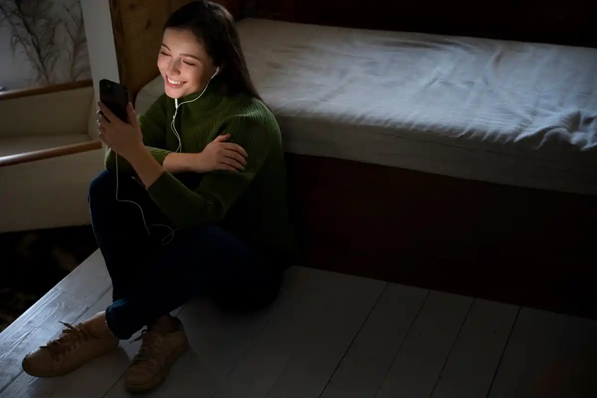 charging phone overnight bed dark room