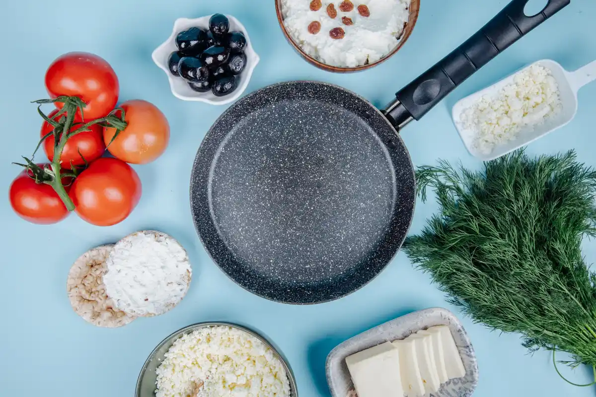 salt cleaning frying pan kitchen demo