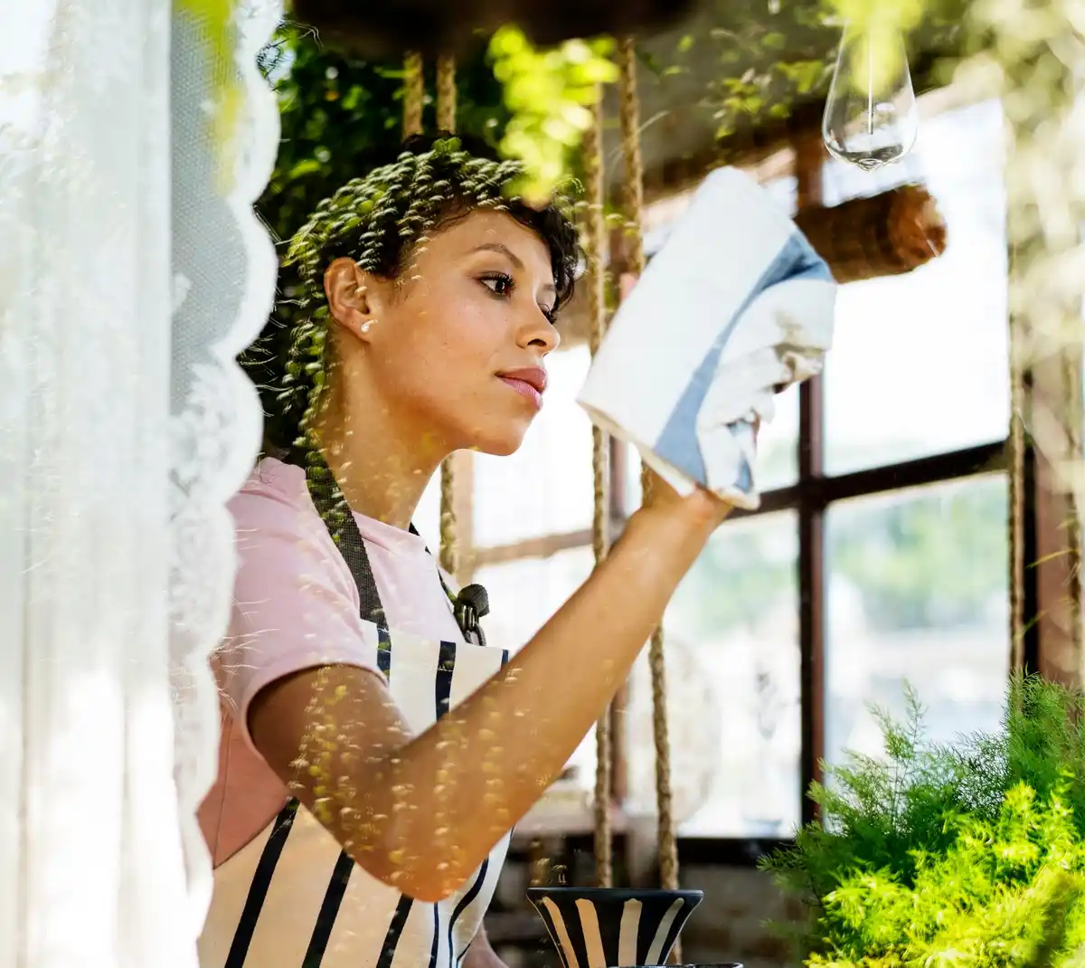 cleaning windows with old newspaper Czech style