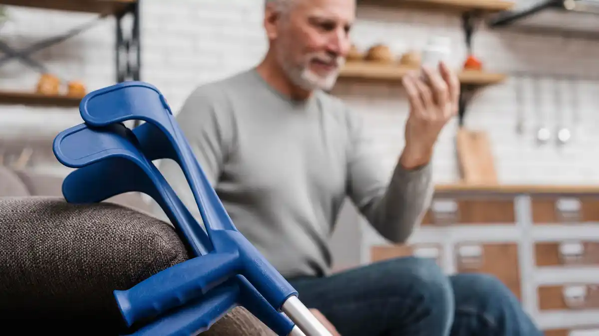 senior back pain home cleaning Czech house