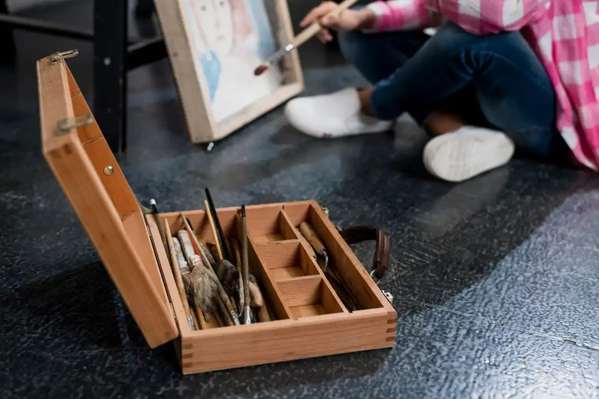 artist storing paint palette in home freezer, Czech studio