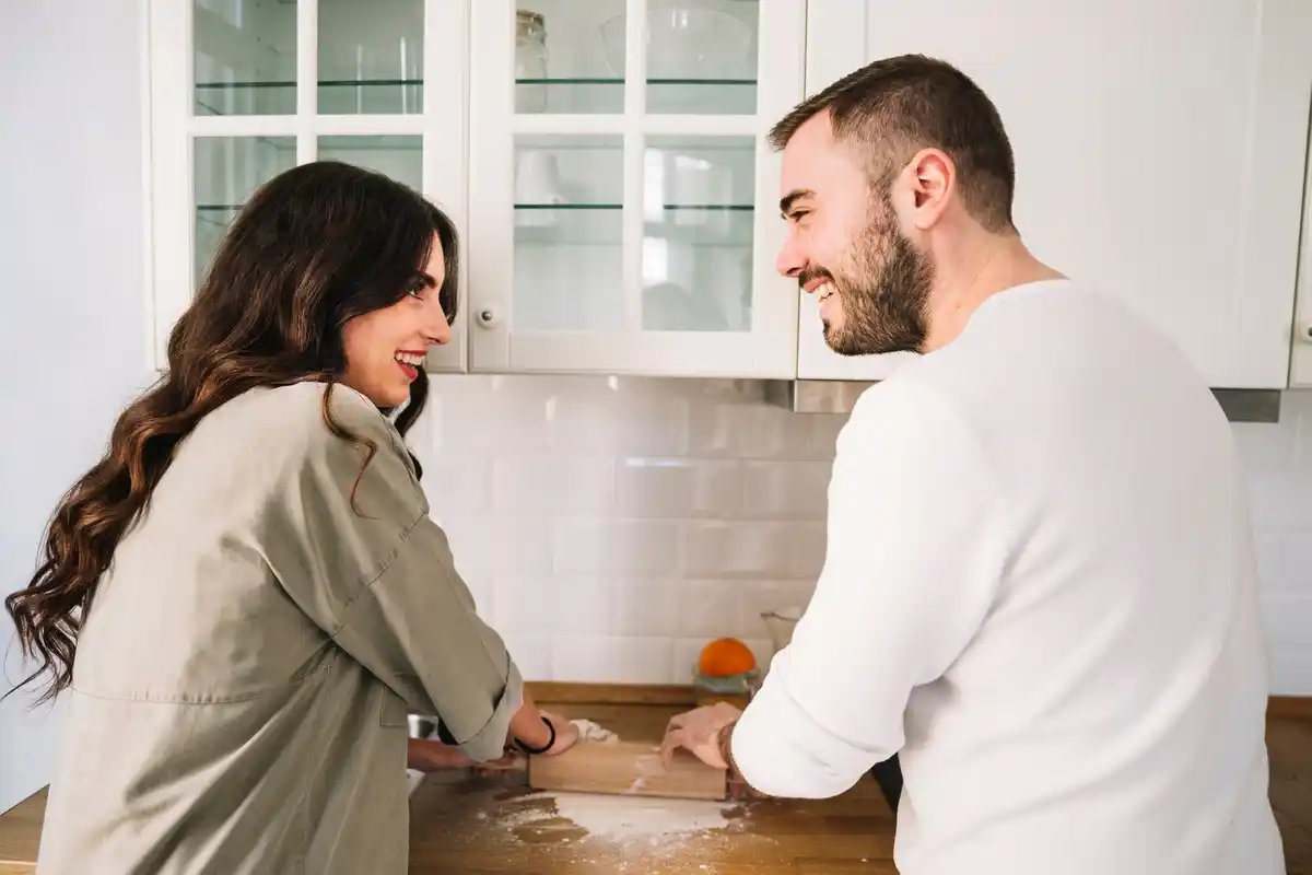sad couple silence kitchen
