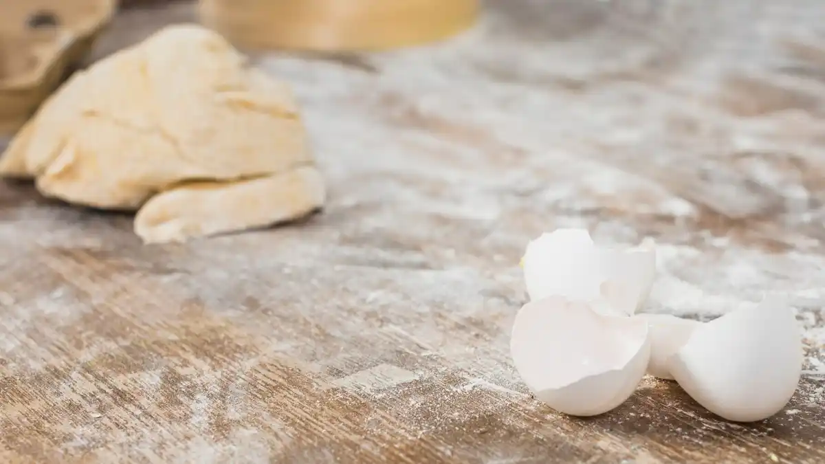clean eggshells drying kitchen Czech