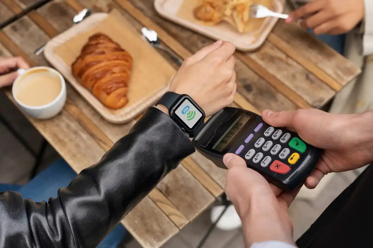 cashless payment fees Czech Republic