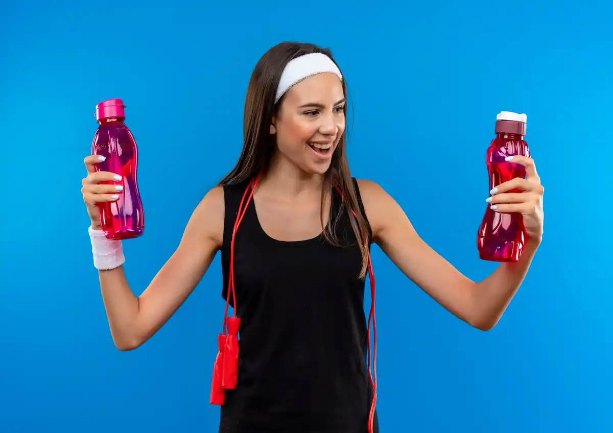 electrolyte drink fit woman czech gym hydration