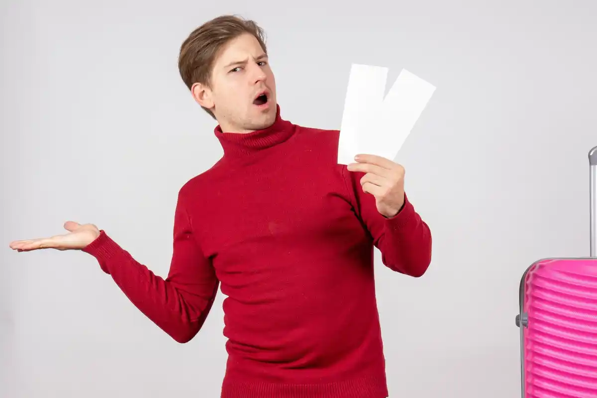 tourist refusing to hand over passport desk