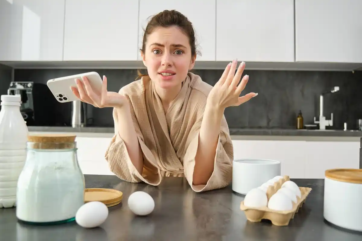 microwave food mistakes accidents Czech kitchen
