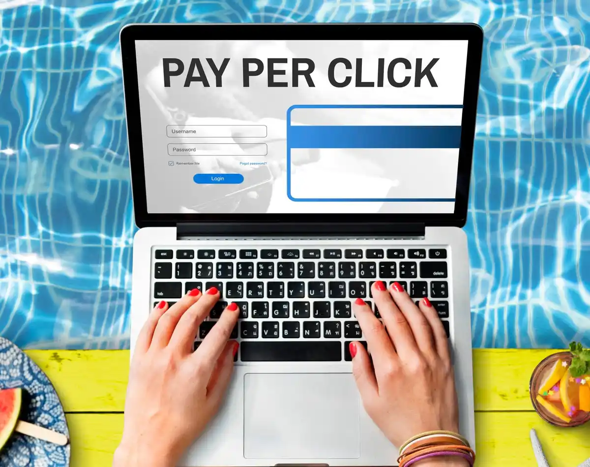 online hotel booking price manipulation czech tourist