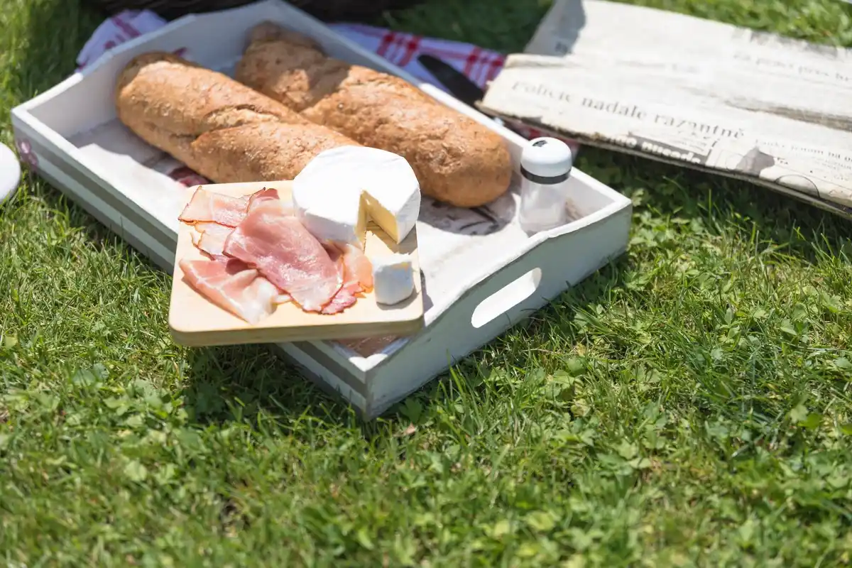 czech bread in suitcase travel hack