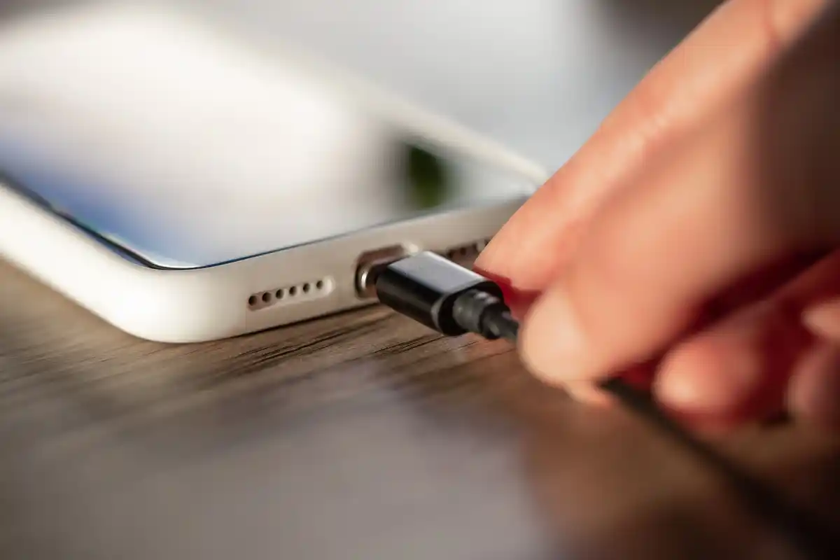 phone charging overnight battery damage
