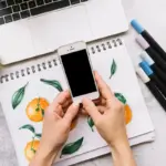 Android phone Google Keep features minimalist notes organizing