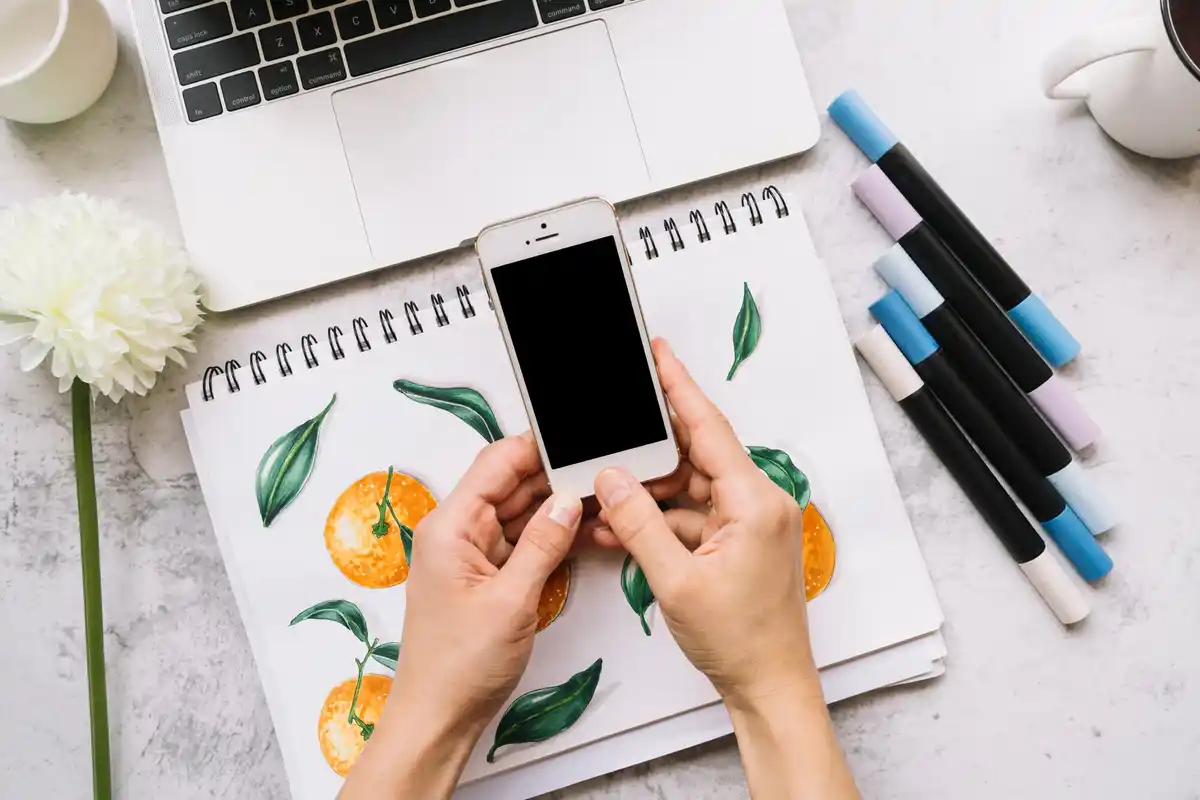 Android phone Google Keep features minimalist notes organizing