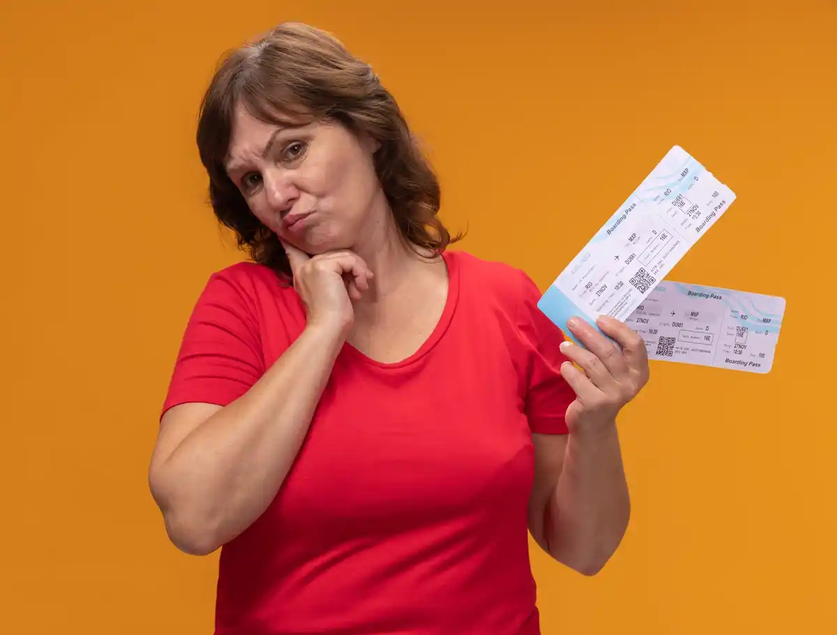 Czech tourist stress at airport with credit card payment problem