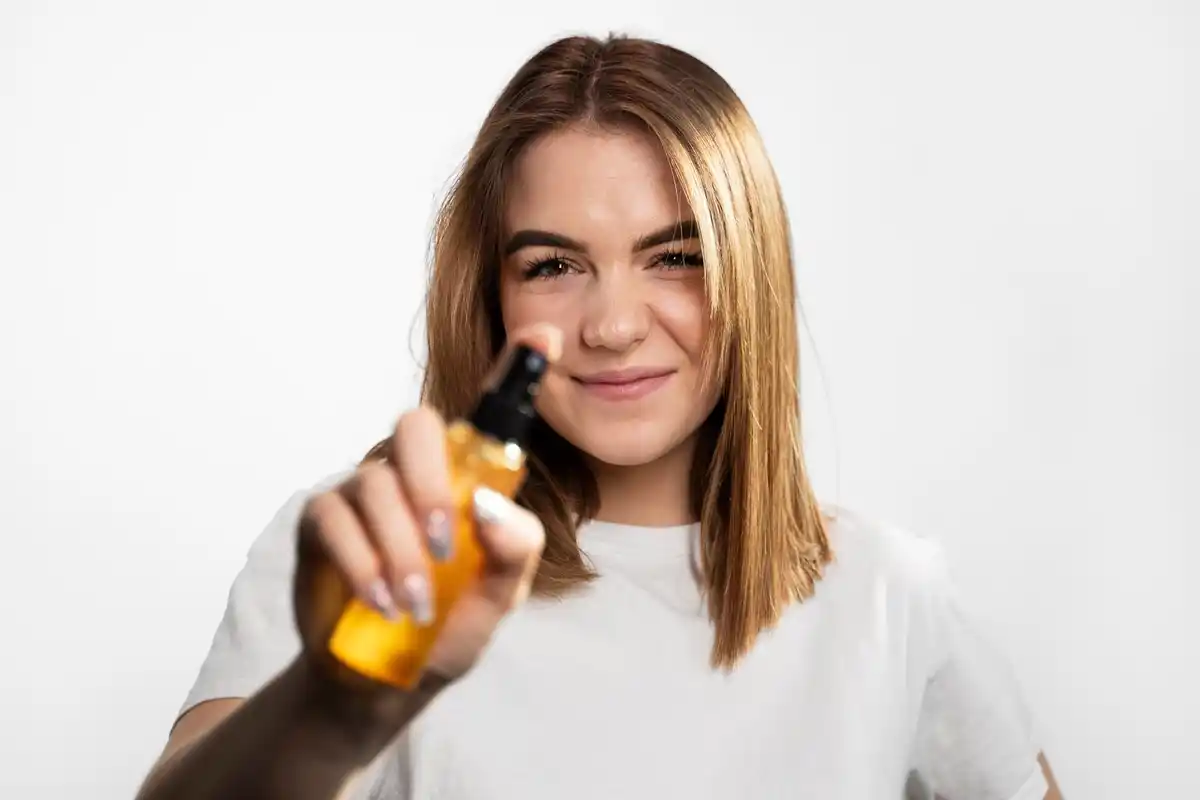 hemp oil skin care woman
