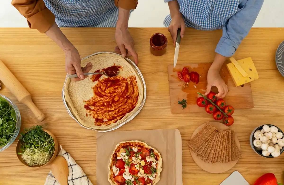 traditional italian family dinner spaghetti home table