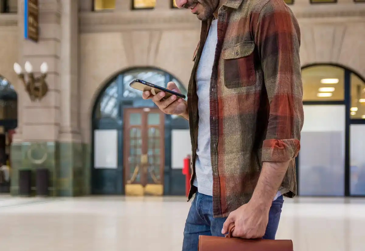 lost smartphone airport security