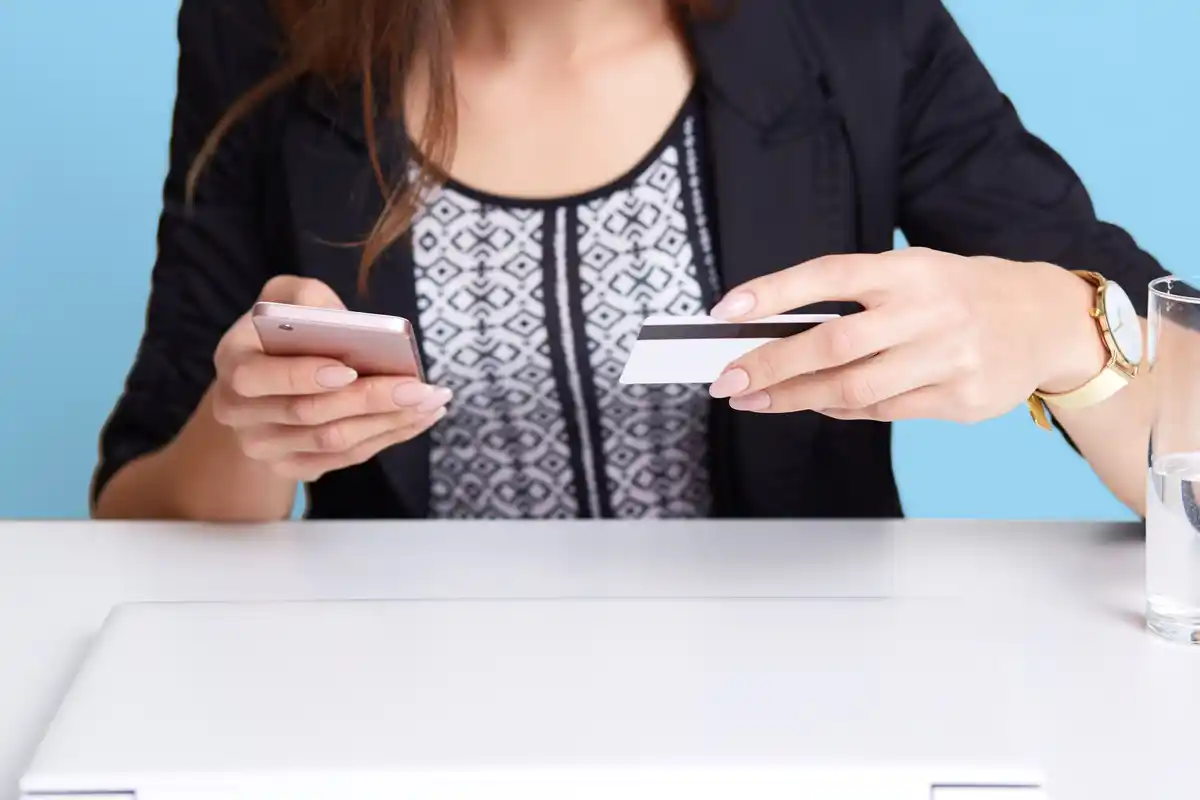 cash vs card payment in central europe