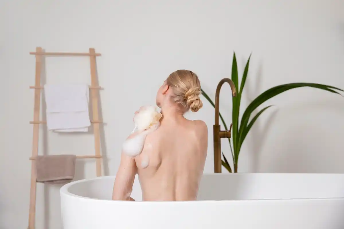 morning cold shower at home minimalism Czech bathroom