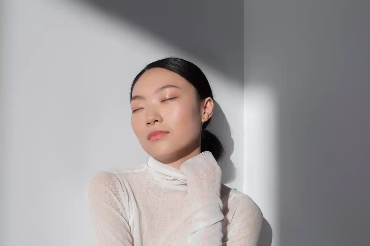 korean women skincare routine natural glow