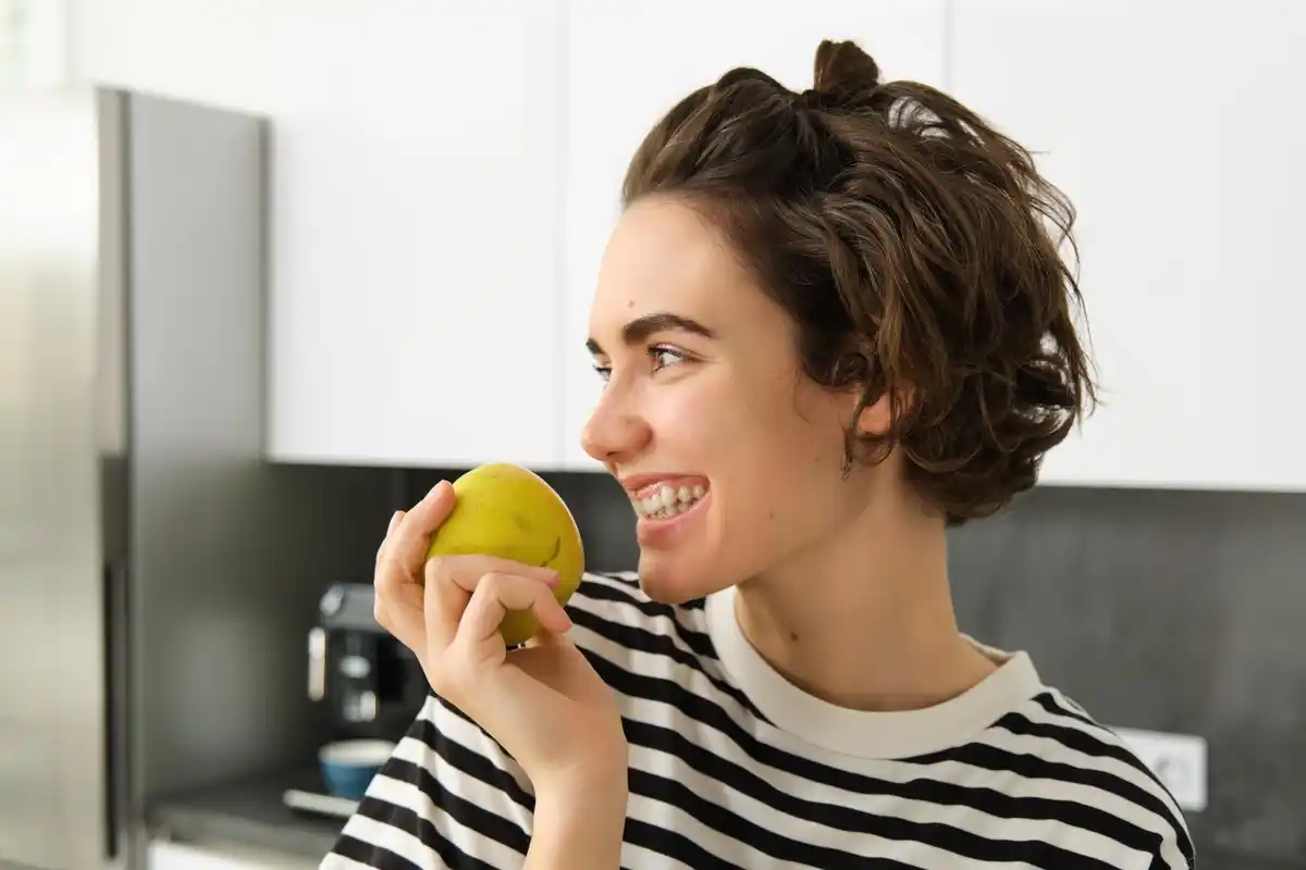 lemon water after gym Czech kitchen