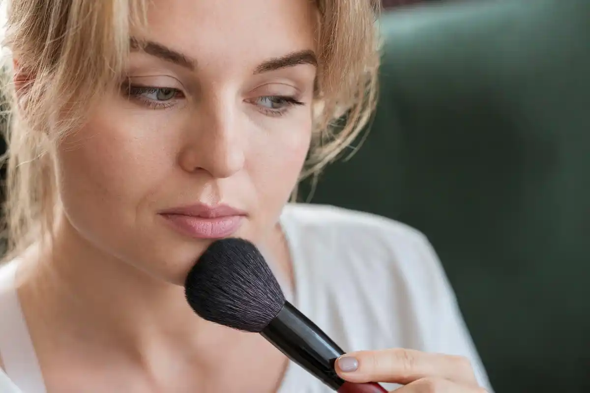 women over 40 removing makeup mirror czech