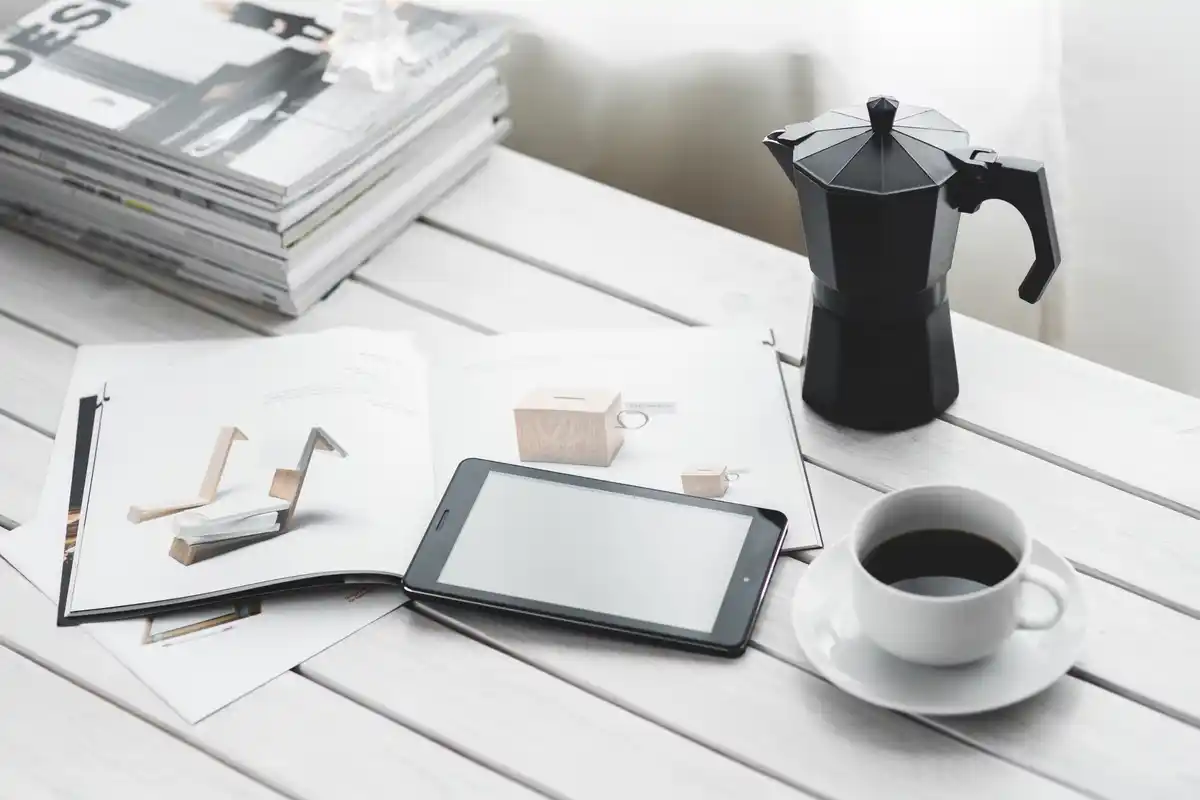 minimalist czech workspace productivity