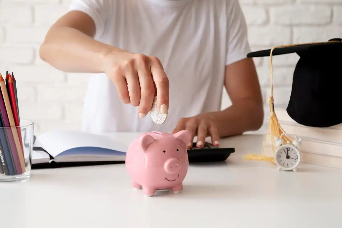 Co se stane, když přestanete platit zbytečné poplatky bankám?
