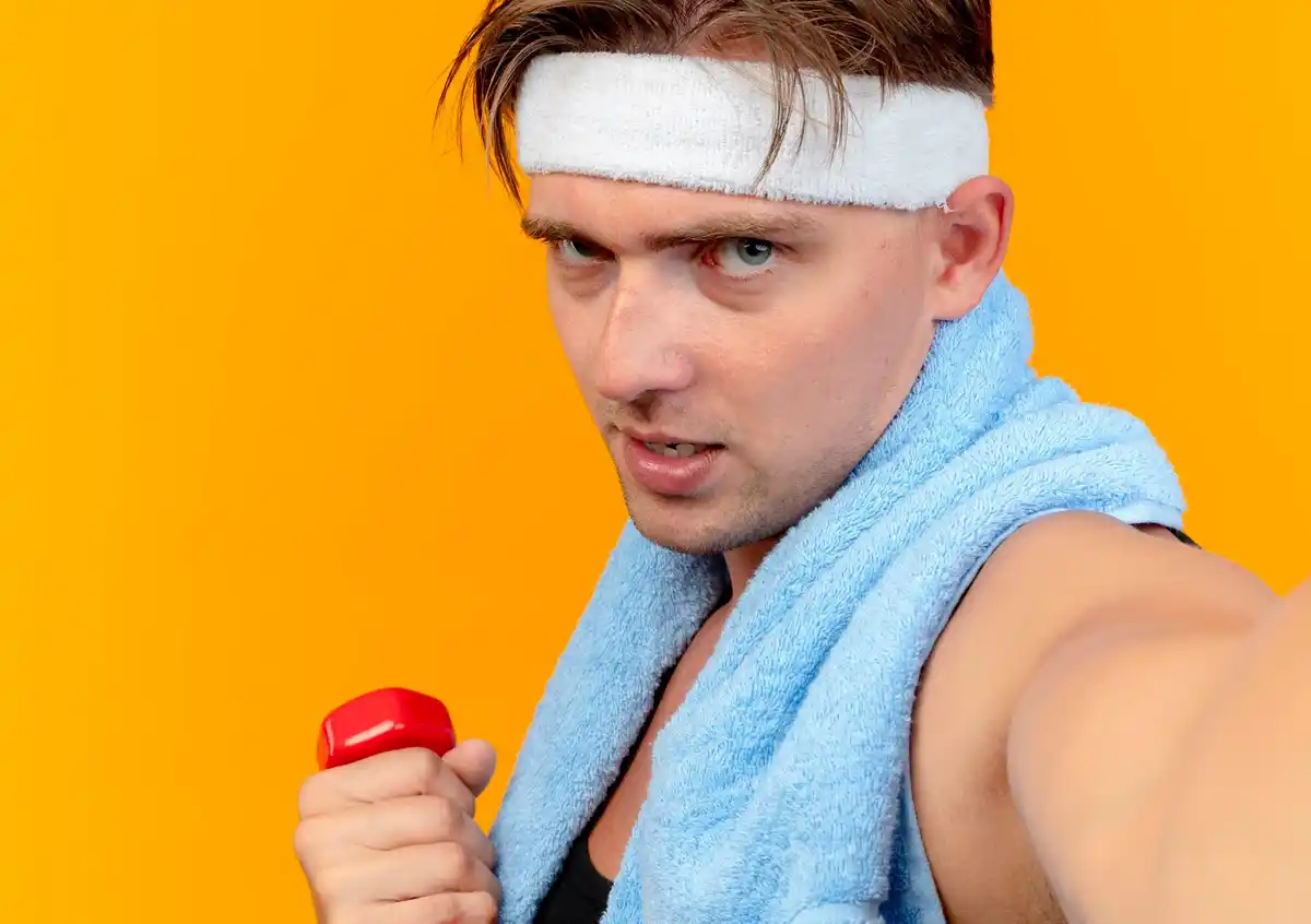 Ни před jídlem, ní po: kdy pít vodu, aby vám trénink sedl