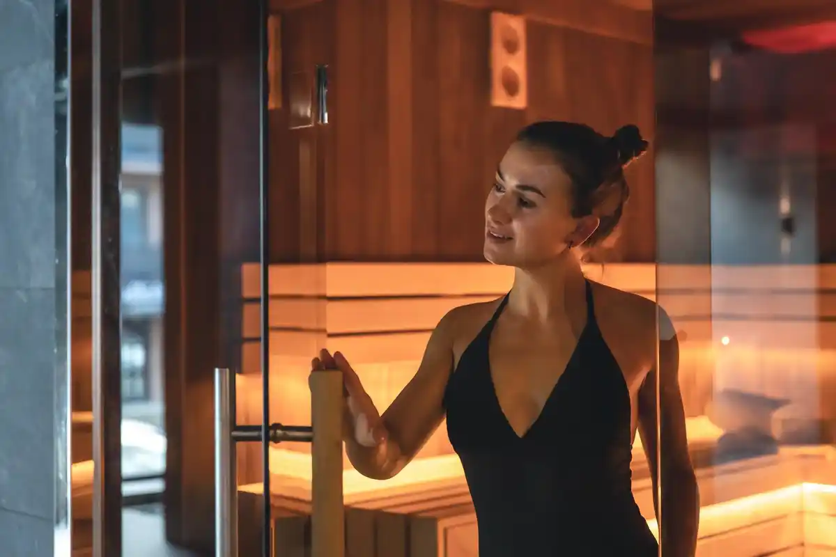cold and hot shower after workout czech bathroom