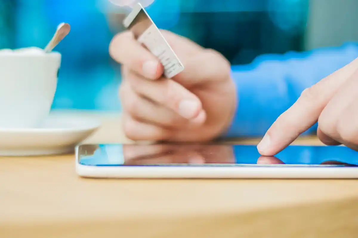 Czech bank mobile banking cashback notification