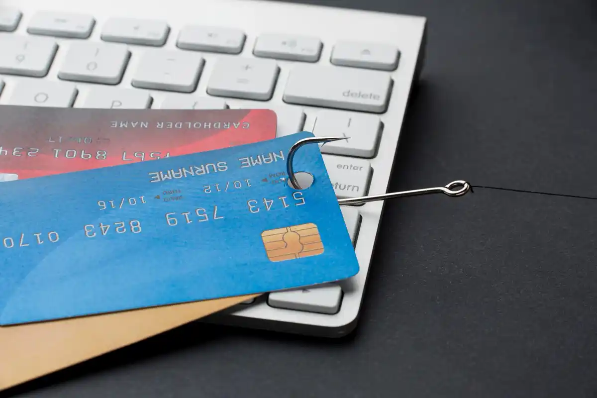credit card PIN security Czech