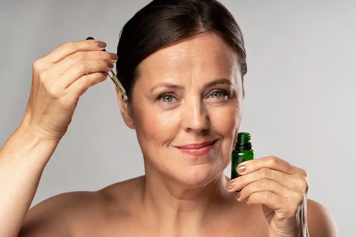 argan oil skincare wrinkle reduction natural beauty Czech woman